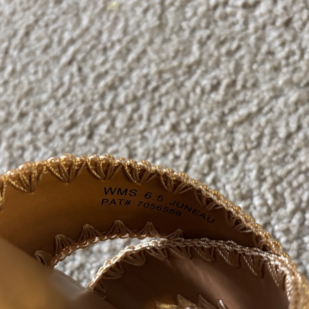 Dolce Vita Juneau Women's Cream and Tan Crisscross Sandals size 6.5 - Picture 5 of 6